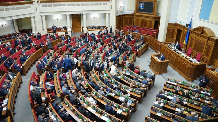 Рада выделила средства из Фонда борьбы с коронавирусом на выборы. Фото: "Страна"