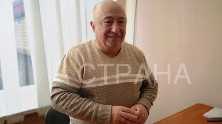 Зеленский хочет назначить отцу-профессору пожизненную стипендию. Фото: "Страна"