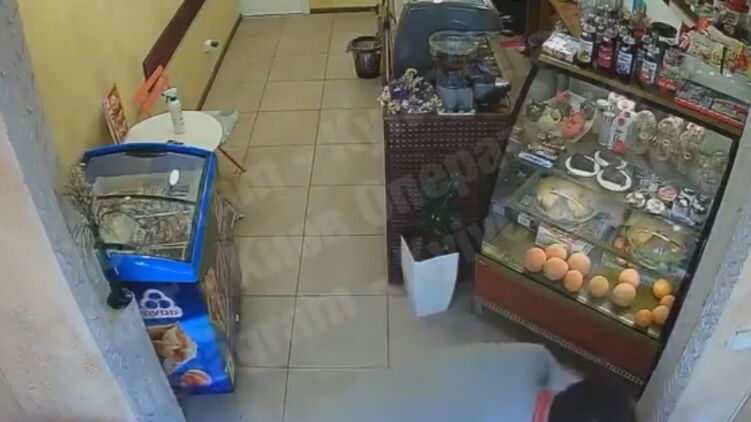 Наркоман напал на баристу после того, как не смог отобрать у нее телефон, фото: скриншот