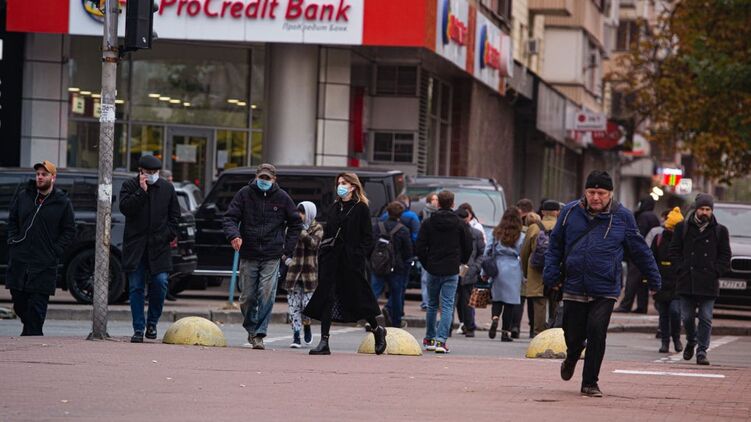 Комендантский час во Франции временно отменят на Рождество. Фото: Страна