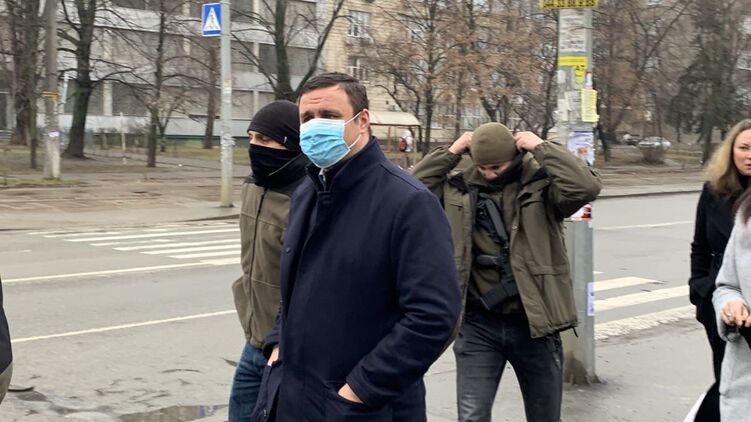 Микитась идет в суд. Фото: "Страна"