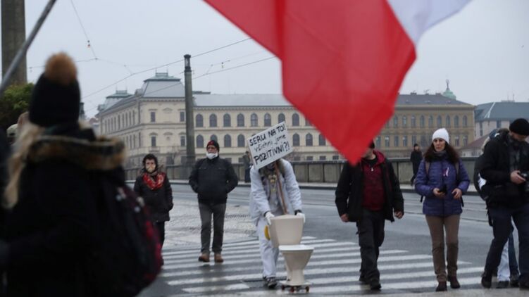 В Чехии прошла акция протеста против карантина. Фото: Radio Prague