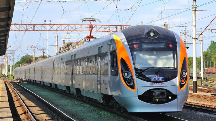 В Украине назначили дополнительный Интерсити к 8 марта. Фото: facebook.com/Ukrzaliznytsia