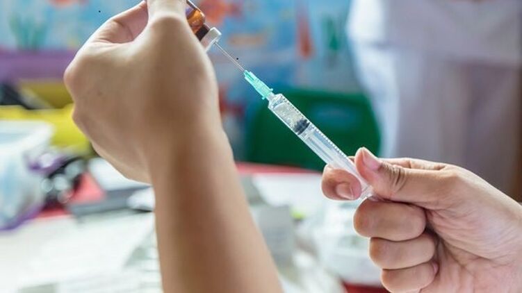 Записаться на вакцинацию от коронавируса можно как через приложение и портал "Дія" так и по телефону. Фото: Flickr