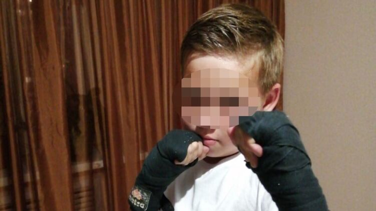 Макару удалось выжить при падении с 23 этажа. Фото: Telegram-канал/ Mash