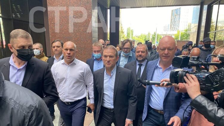 Медведчук не доволен решением суда. Фото: "Страна"