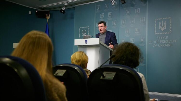Данилов подтвердил информацию о поручении Зеленского Кабмину. Фото: СНБО