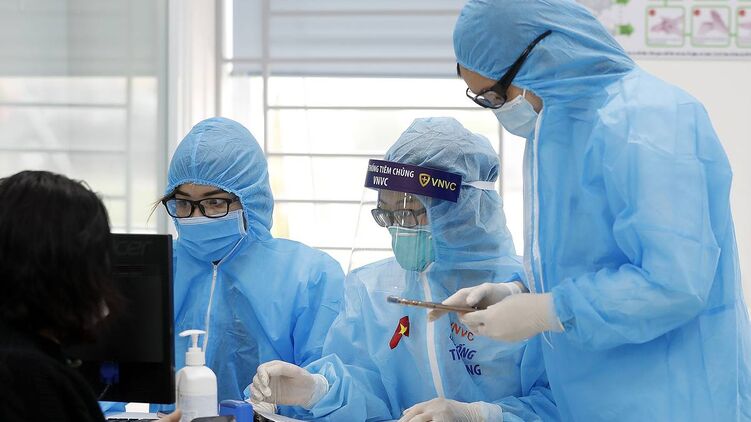 4,3 млн человек вакцинированы по крайней мере одной дозой.  Фото: ТАСС