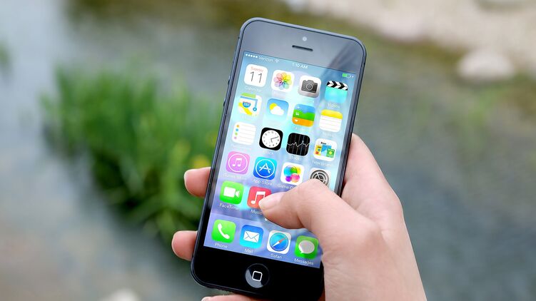 iPhone начнут сканироваться под благовидным предлогом. Фото: Jan Vašek с сайта Pixabay