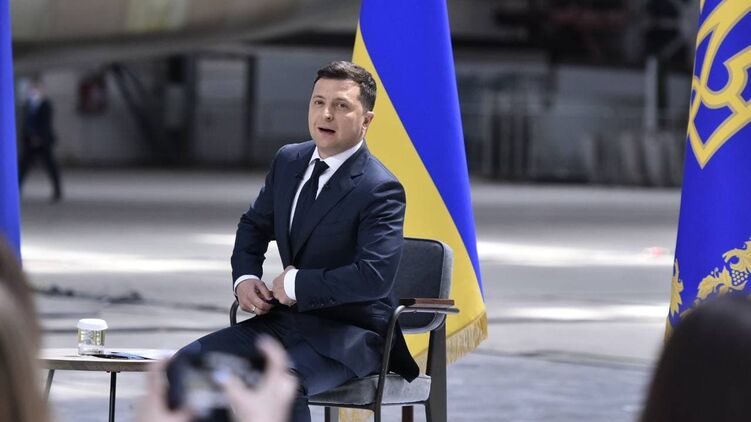 Едва ли не главной темой интервью президента оказалось сравнение Украины с Афганистаном. Фото: "Страна"