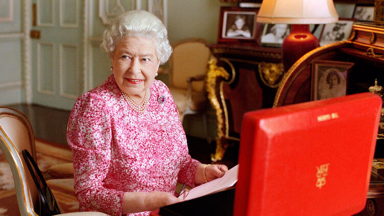 Королева прошла обследование в клинике, фото: royal.uk