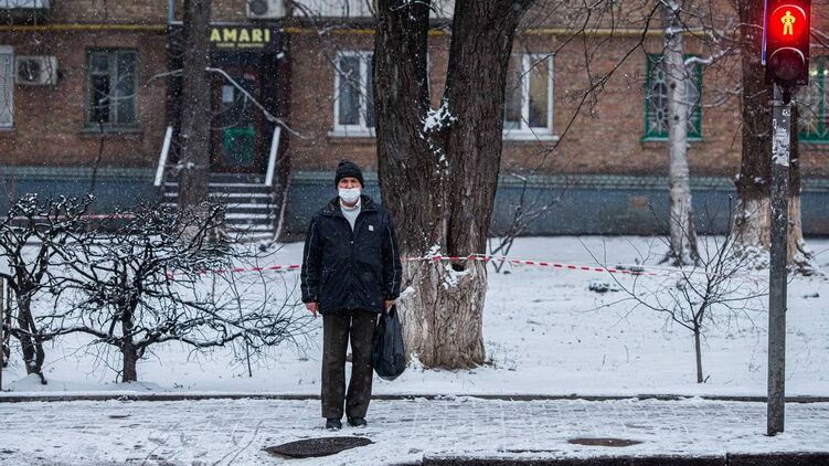 Водителям и пешеходам дали советы, как вести себя при гололедице. Фото: "Страна"