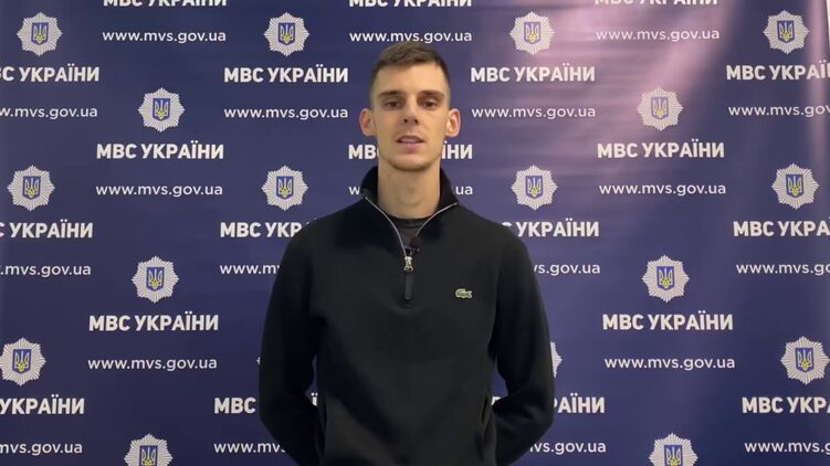 Дмитрий заявил, что уволен незаконно. Скриншот