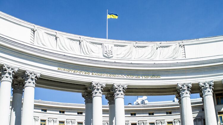В МИД поблагодарили тех, кто не бежит из Украины. Фото: МИД