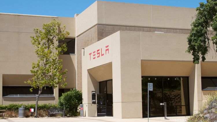 Tesla отзывает авто, чтобы обновить ПО. Фото: wikimedia.org (иллюстративное фото)