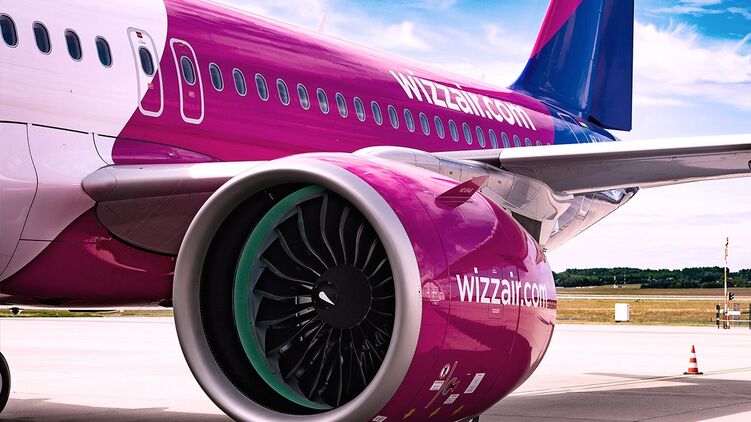 Аваикомпания предлагает украинцам работу. Фото: facebook.com/wizzair