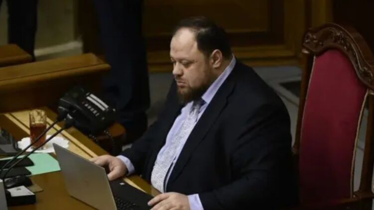 Стефанчук дал понять, что из Конституции могут убрать стремление Украины в НАТО. Фото: "Страна"