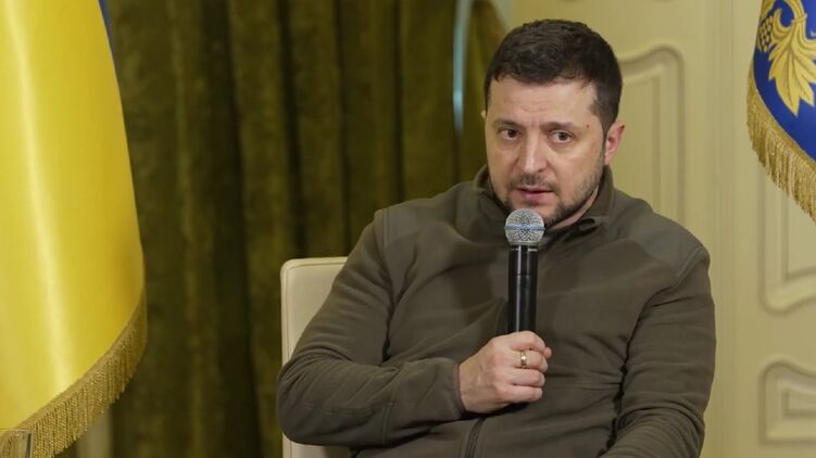 Украинцы в очередной раз призывают Зеленского снять запрет на выезд мужчин призывного возраста из страны. Фото: armyinform.com.ua
