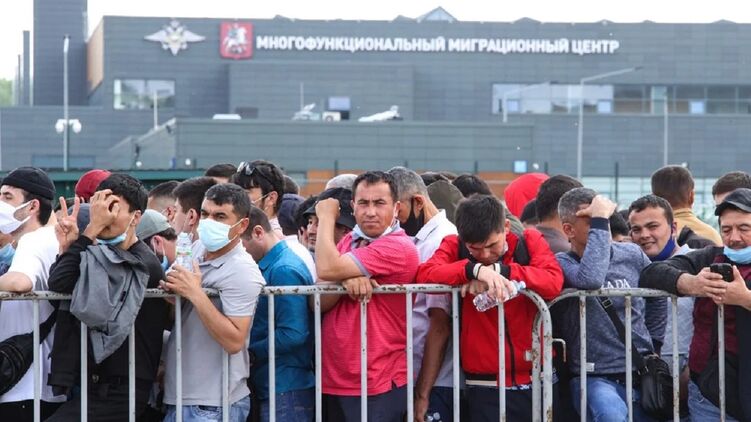 Миграционный центр "Сахарово" на юго-западе Москвы. Фото: Сергей Лантюхов/NEWS.ru