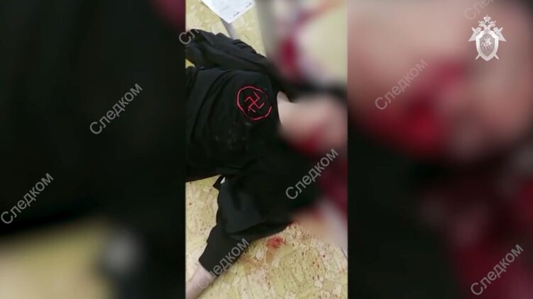 Следователи проводят обыск у стрелка дома, изучают его взгляды и окружение