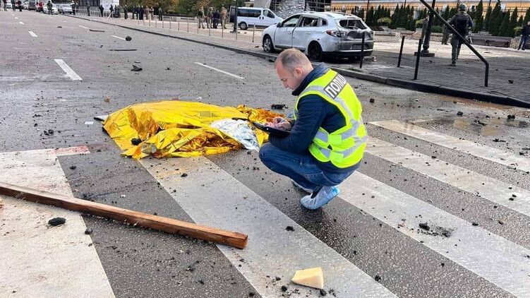 Последствия взрывов в Киеве. Фото: Нацполиции