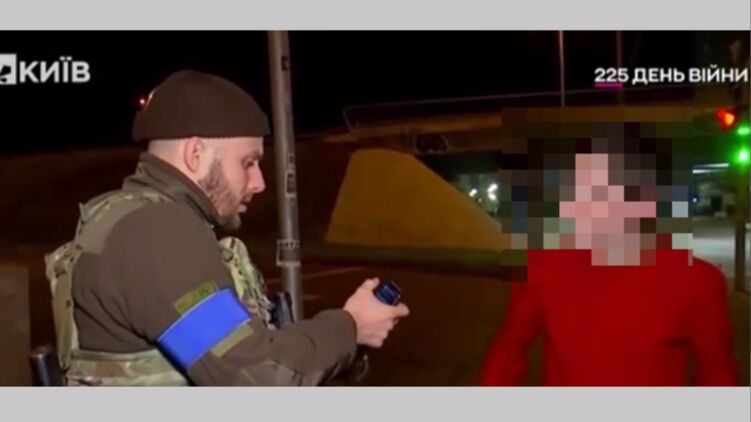 В Киеве у нарушителя комендантского часа нашли в телефоне порнографию. Скриншот видео