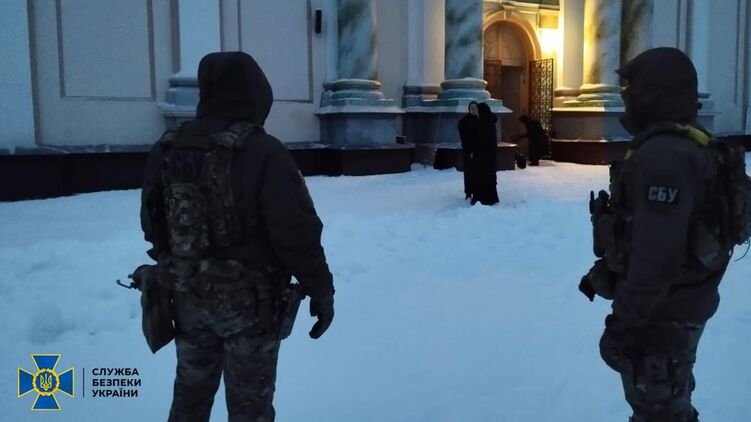 СБУ называет происходящее контрразведывательными мероприятиями. Фото: facebook/ssu.rivne