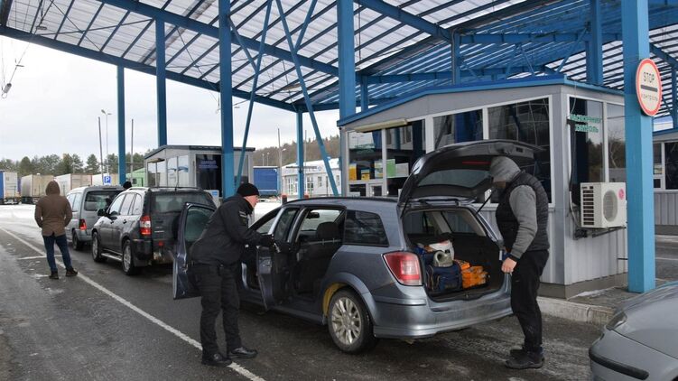 В Украину за минувшие сутки въехали 42 тысячи человек, 39 тысяч из них - наши соотечественники. Фото: Госпогранслужба Украины