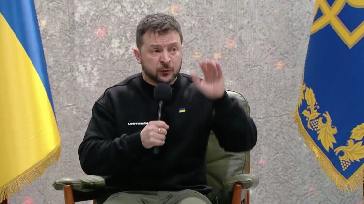Зеленский дает пресс-конференцию в годовщину войны. Скриншот из трансляции