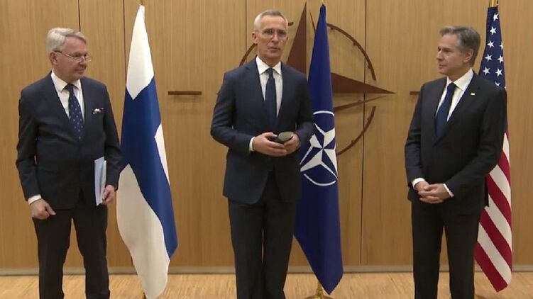 Церемония обмена документами между Финляндией и НАТО