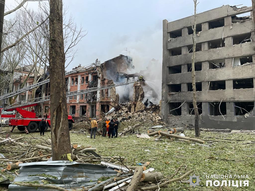 Регионы Украины подвергаются массированным атакам. Фото: Нацполиция