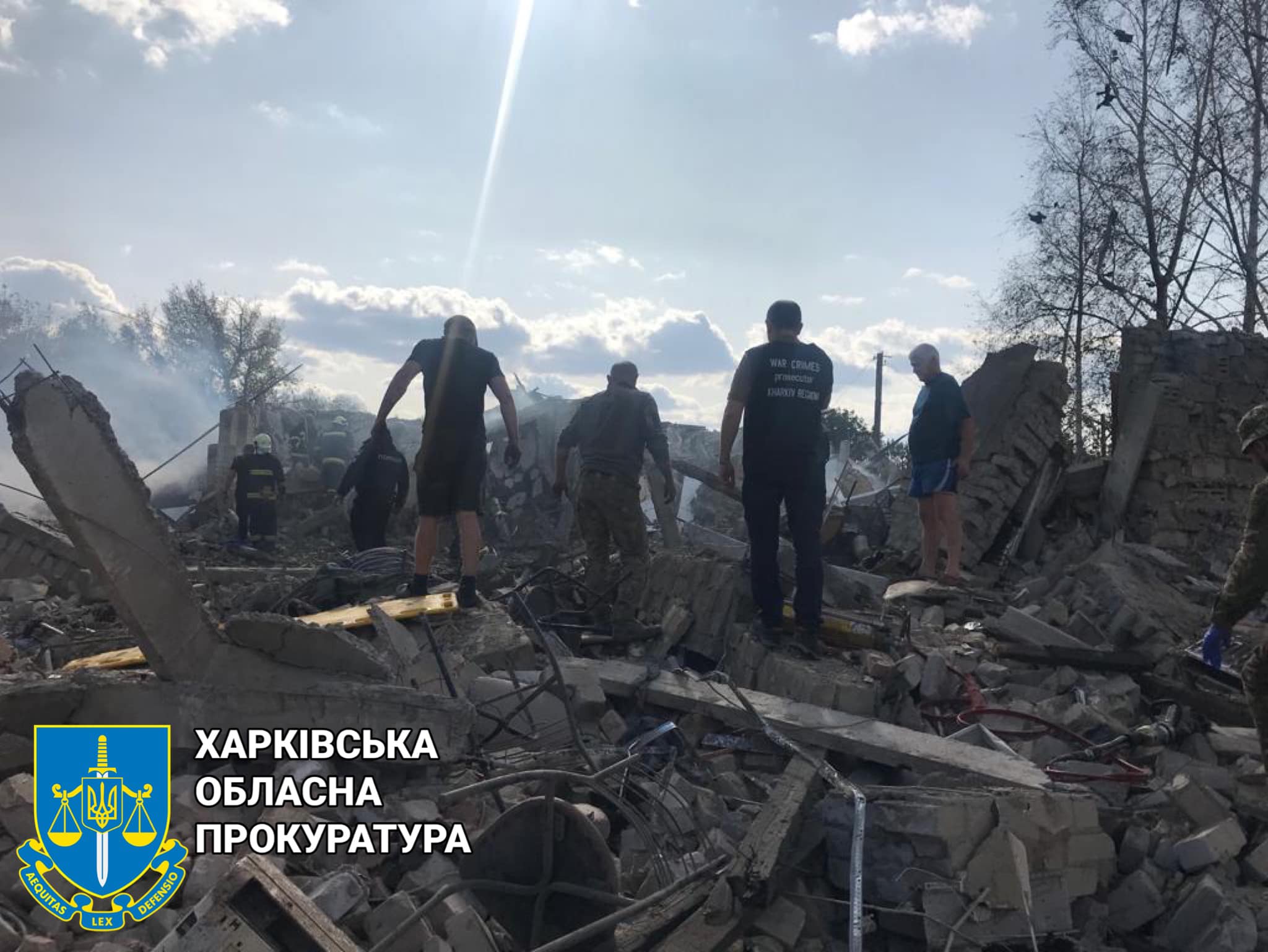 Руины кафе после удара. Фото: facebook.com/prokuraturakharkiv