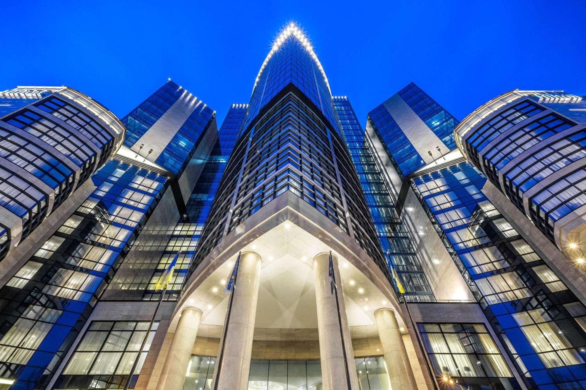 Тело обнаружили в отеле. Фото: hilton-kyiv-hotel-kiev.nochi.com.ua