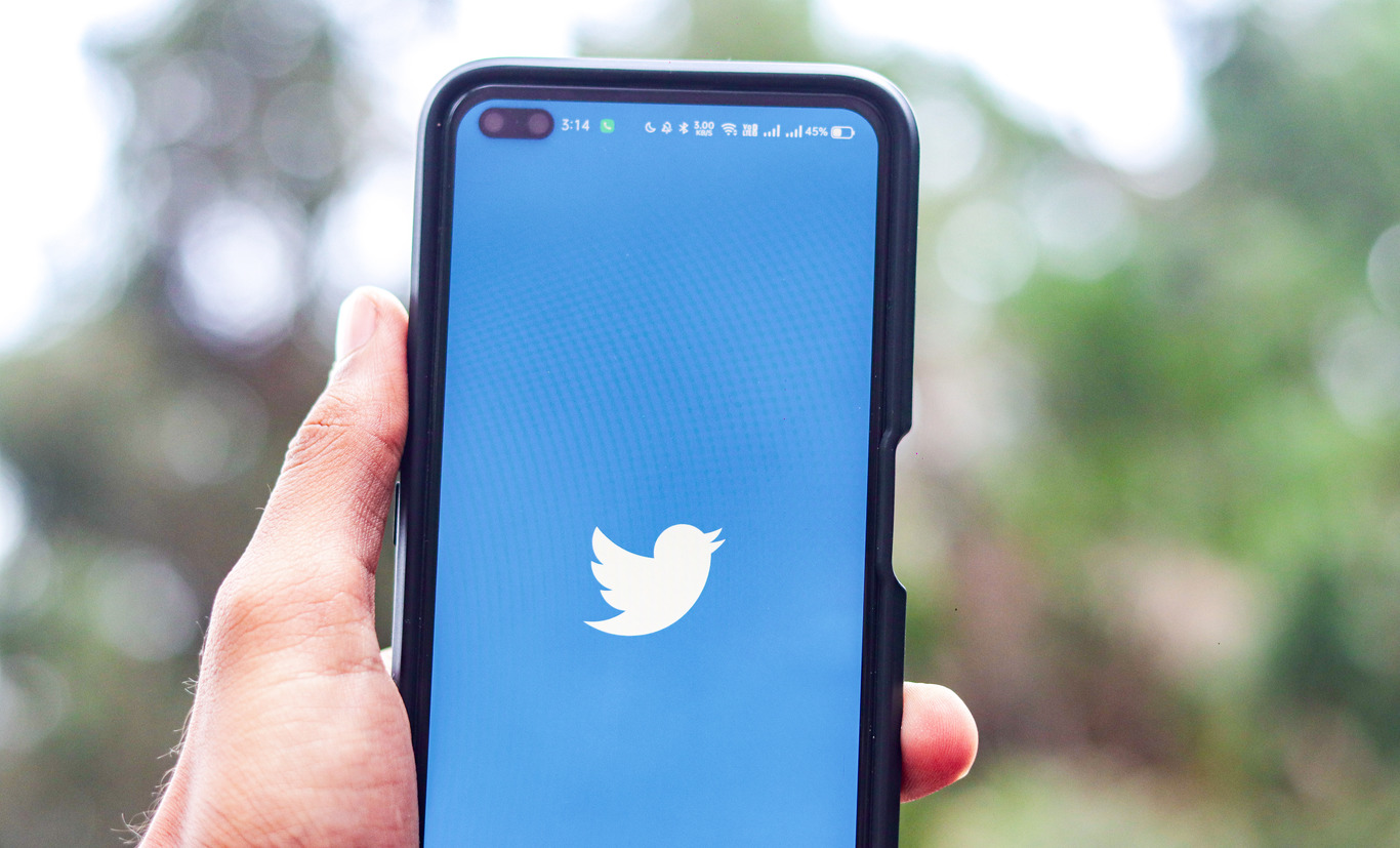 В Twitter ввели суточные лимиты на просмотр постов. Фото: Pexels