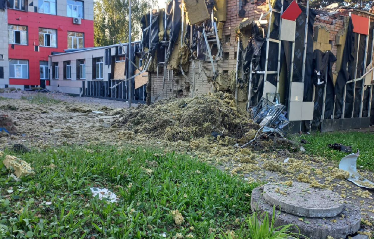 В попавшей под удар школе Торецка находился Пункт несокрушимости. Фото: Telegram/pavlokyrylenko_donoda