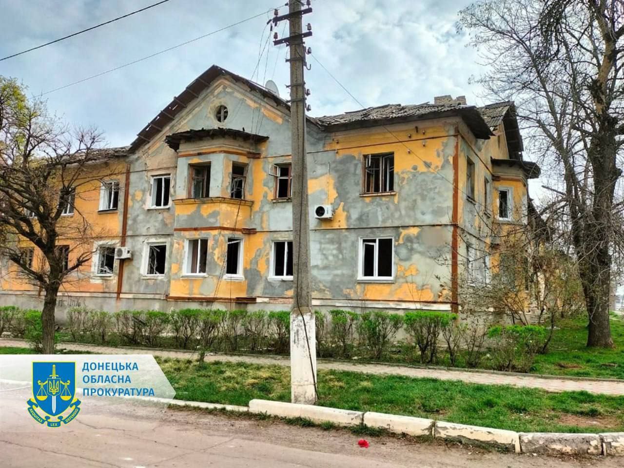 Последствия обстрела Николаевки. Фото: Facebook/don.gp.gov.ua