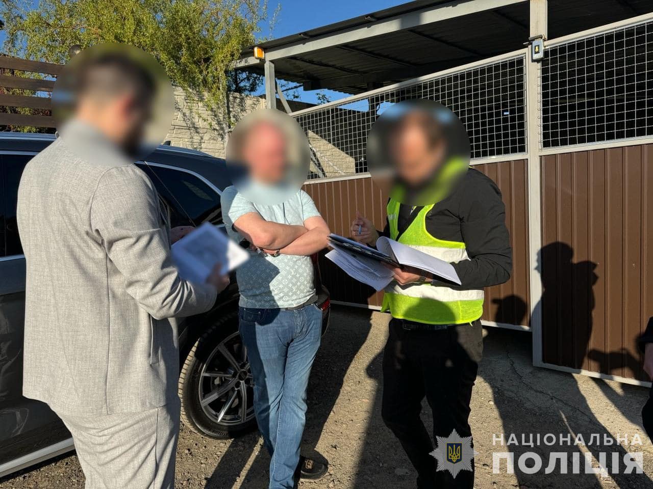 Полицейские сообщили о подозрении участникам группировки. Фото: полиция