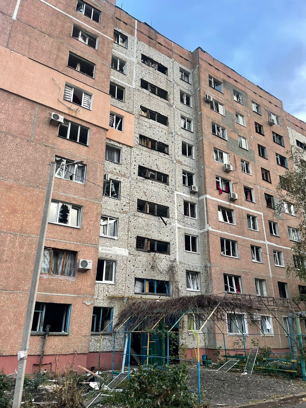 Под удар РФ попал жилой район Славянска. Фото  – Фейсбук