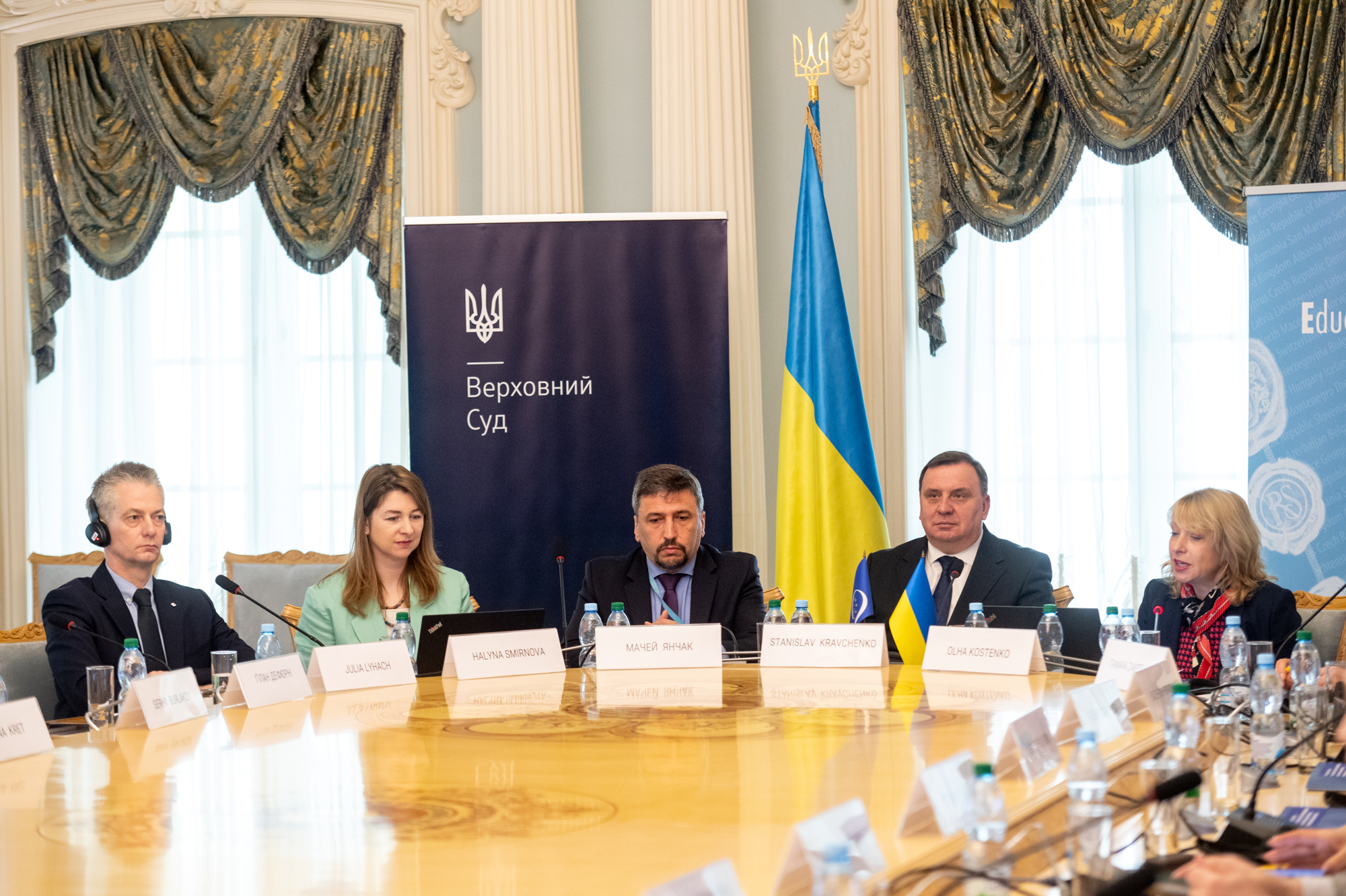 С начала открытой войны с РФ в Украине открыты десятки тысяч дел по уклонению от службы. Иллюстративное фото - facebook.com/supremecourt.ua