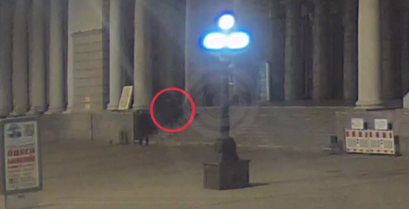 Во время драки в Днепре умер мужчина. Скриншот из видео